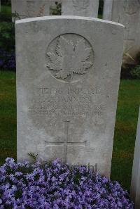 Etaples Military Cemetery - Cannon, A L